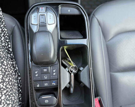 Белый Хендай Ioniq, объемом двигателя 0 л и пробегом 219 тыс. км за 13700 $, фото 12 на Automoto.ua