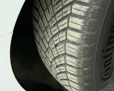 Белый Хендай Ioniq, объемом двигателя 0 л и пробегом 117 тыс. км за 16879 $, фото 12 на Automoto.ua