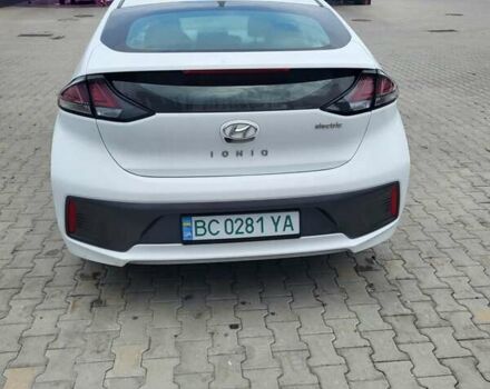 Белый Хендай Ioniq, объемом двигателя 0 л и пробегом 50 тыс. км за 15700 $, фото 7 на Automoto.ua