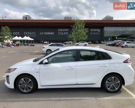 Белый Хендай Ioniq, объемом двигателя 0 л и пробегом 34 тыс. км за 23800 $, фото 22 на Automoto.ua
