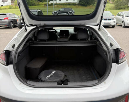 Белый Хендай Ioniq, объемом двигателя 0 л и пробегом 79 тыс. км за 15500 $, фото 18 на Automoto.ua