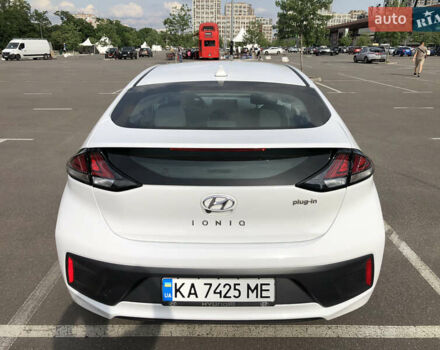 Белый Хендай Ioniq, объемом двигателя 0 л и пробегом 34 тыс. км за 23800 $, фото 28 на Automoto.ua