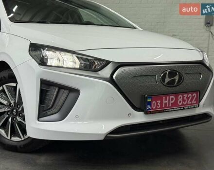 Белый Хендай Ioniq, объемом двигателя 0 л и пробегом 117 тыс. км за 16879 $, фото 2 на Automoto.ua