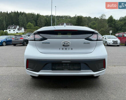 Белый Хендай Ioniq, объемом двигателя 0 л и пробегом 79 тыс. км за 15500 $, фото 2 на Automoto.ua