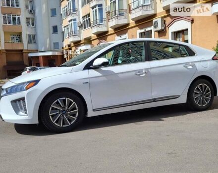 Білий Хендай Ioniq, об'ємом двигуна 0 л та пробігом 19 тис. км за 18800 $, фото 3 на Automoto.ua