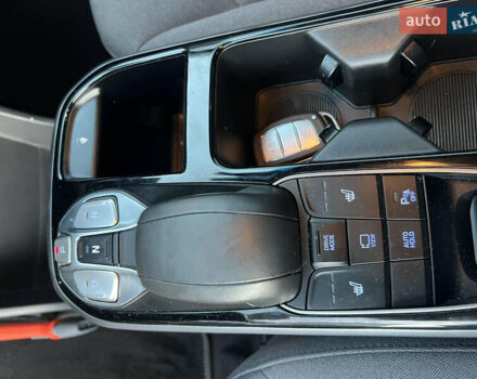 Білий Хендай Ioniq, об'ємом двигуна 0 л та пробігом 130 тис. км за 14799 $, фото 35 на Automoto.ua