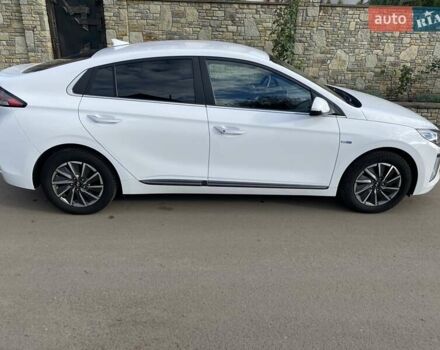Білий Хендай Ioniq, об'ємом двигуна 0 л та пробігом 89 тис. км за 15800 $, фото 5 на Automoto.ua