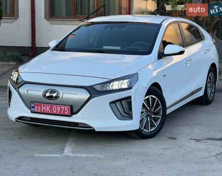 Білий Хендай Ioniq, об'ємом двигуна 0 л та пробігом 130 тис. км за 14799 $, фото 1 на Automoto.ua