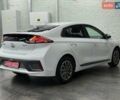 Белый Хендай Ioniq, объемом двигателя 0 л и пробегом 117 тыс. км за 16879 $, фото 5 на Automoto.ua
