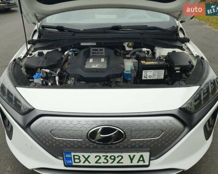 Белый Хендай Ioniq, объемом двигателя 0 л и пробегом 148 тыс. км за 15799 $, фото 14 на Automoto.ua