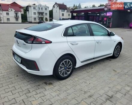 Белый Хендай Ioniq, объемом двигателя 0 л и пробегом 50 тыс. км за 15700 $, фото 8 на Automoto.ua