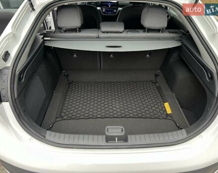 Белый Хендай Ioniq, объемом двигателя 0 л и пробегом 66 тыс. км за 14900 $, фото 15 на Automoto.ua