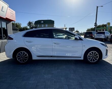 Белый Хендай Ioniq, объемом двигателя 0 л и пробегом 131 тыс. км за 16200 $, фото 2 на Automoto.ua