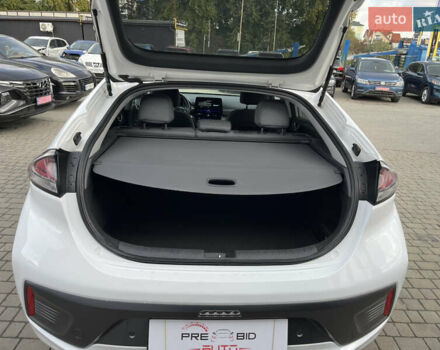 Белый Хендай Ioniq, объемом двигателя 0 л и пробегом 73 тыс. км за 15650 $, фото 17 на Automoto.ua
