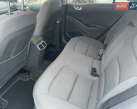 Белый Хендай Ioniq, объемом двигателя 0 л и пробегом 127 тыс. км за 14900 $, фото 9 на Automoto.ua