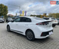 Белый Хендай Ioniq, объемом двигателя 0 л и пробегом 73 тыс. км за 15650 $, фото 2 на Automoto.ua