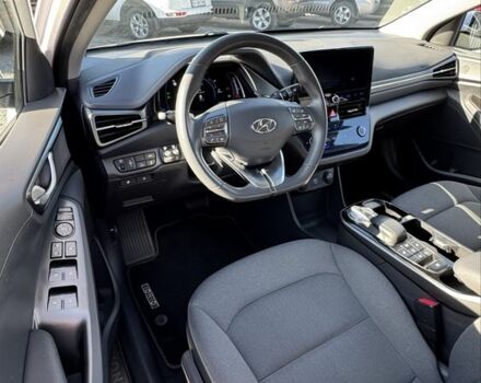 Белый Хендай Ioniq, объемом двигателя 0 л и пробегом 131 тыс. км за 16200 $, фото 9 на Automoto.ua