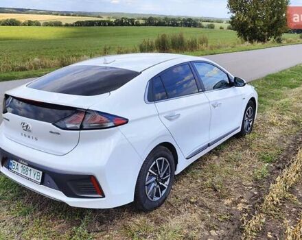 Белый Хендай Ioniq, объемом двигателя 0 л и пробегом 44 тыс. км за 16900 $, фото 31 на Automoto.ua