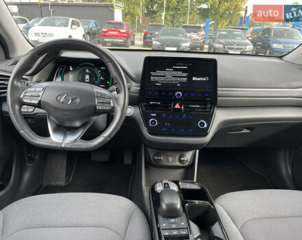 Белый Хендай Ioniq, объемом двигателя 0 л и пробегом 73 тыс. км за 15650 $, фото 12 на Automoto.ua
