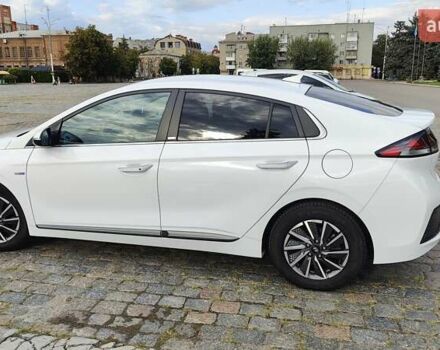 Белый Хендай Ioniq, объемом двигателя 0 л и пробегом 44 тыс. км за 16900 $, фото 29 на Automoto.ua