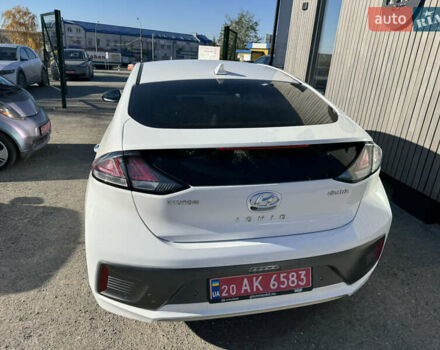 Белый Хендай Ioniq, объемом двигателя 0 л и пробегом 133 тыс. км за 15000 $, фото 4 на Automoto.ua