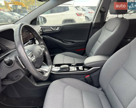 Белый Хендай Ioniq, объемом двигателя 0 л и пробегом 73 тыс. км за 15650 $, фото 8 на Automoto.ua