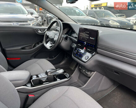 Белый Хендай Ioniq, объемом двигателя 0 л и пробегом 73 тыс. км за 15650 $, фото 20 на Automoto.ua