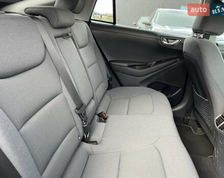 Белый Хендай Ioniq, объемом двигателя 0 л и пробегом 73 тыс. км за 15650 $, фото 19 на Automoto.ua