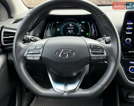 Белый Хендай Ioniq, объемом двигателя 0 л и пробегом 43 тыс. км за 18200 $, фото 61 на Automoto.ua