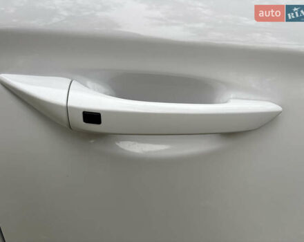 Белый Хендай Ioniq, объемом двигателя 0 л и пробегом 79 тыс. км за 14600 $, фото 13 на Automoto.ua