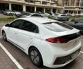 Белый Хендай Ioniq, объемом двигателя 1.58 л и пробегом 49 тыс. км за 21500 $, фото 3 на Automoto.ua
