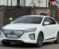Белый Хендай Ioniq, объемом двигателя 0 л и пробегом 43 тыс. км за 18200 $, фото 4 на Automoto.ua