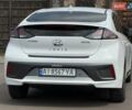 Белый Хендай Ioniq, объемом двигателя 0 л и пробегом 43 тыс. км за 18200 $, фото 26 на Automoto.ua