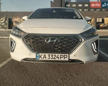 Белый Хендай Ioniq, объемом двигателя 1.58 л и пробегом 123 тыс. км за 19300 $, фото 6 на Automoto.ua
