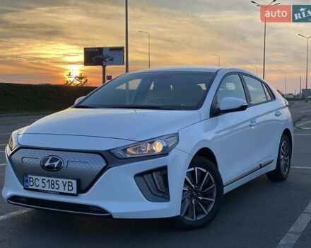 Белый Хендай Ioniq, объемом двигателя 0 л и пробегом 25 тыс. км за 16100 $, фото 1 на Automoto.ua