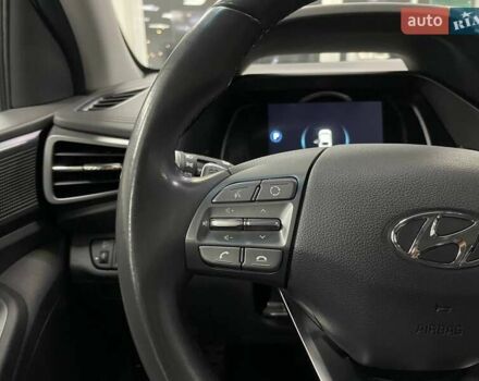 Белый Хендай Ioniq, объемом двигателя 0 л и пробегом 82 тыс. км за 16490 $, фото 20 на Automoto.ua