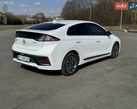 Белый Хендай Ioniq, объемом двигателя 0 л и пробегом 35 тыс. км за 16300 $, фото 10 на Automoto.ua