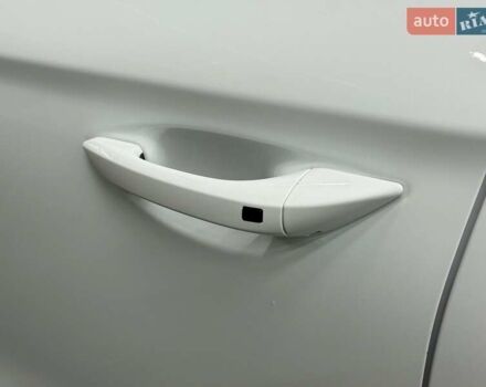 Хендай Ioniq 2021 в Луцке на Automoto.ua Белый Хендай Ioniq, объемом двигателя 0 л и пробегом 59 тыс. км за 17240 $, фото 13 на Automoto.ua