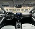 Белый Хендай Ioniq, объемом двигателя 1.58 л и пробегом 49 тыс. км за 21500 $, фото 11 на Automoto.ua