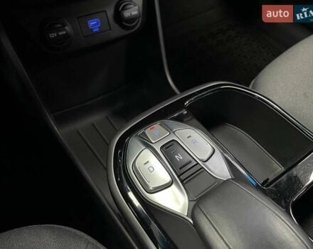 Белый Хендай Ioniq, объемом двигателя 0 л и пробегом 82 тыс. км за 16490 $, фото 36 на Automoto.ua