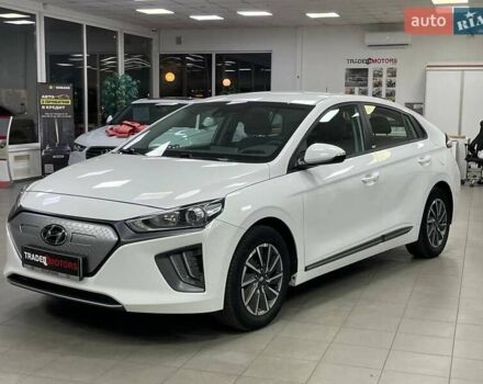 Белый Хендай Ioniq, объемом двигателя 0 л и пробегом 82 тыс. км за 16490 $, фото 1 на Automoto.ua