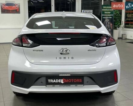 Белый Хендай Ioniq, объемом двигателя 0 л и пробегом 82 тыс. км за 16490 $, фото 9 на Automoto.ua