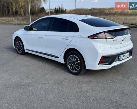 Белый Хендай Ioniq, объемом двигателя 0 л и пробегом 35 тыс. км за 16300 $, фото 9 на Automoto.ua