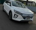 Белый Хендай Ioniq, объемом двигателя 0 л и пробегом 45 тыс. км за 18999 $, фото 10 на Automoto.ua