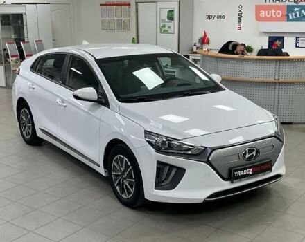 Білий Хендай Ioniq, об'ємом двигуна 0 л та пробігом 82 тис. км за 16490 $, фото 6 на Automoto.ua
