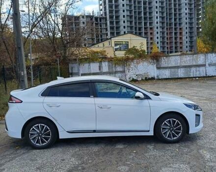 Білий Хендай Ioniq, об'ємом двигуна 0 л та пробігом 62 тис. км за 17900 $, фото 10 на Automoto.ua