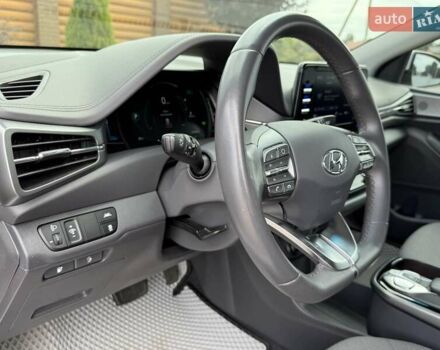 Белый Хендай Ioniq, объемом двигателя 0 л и пробегом 43 тыс. км за 18200 $, фото 44 на Automoto.ua
