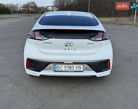 Белый Хендай Ioniq, объемом двигателя 0 л и пробегом 35 тыс. км за 16300 $, фото 8 на Automoto.ua
