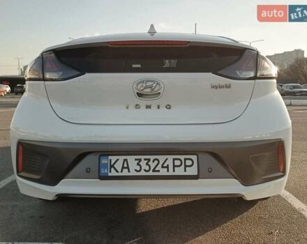 Белый Хендай Ioniq, объемом двигателя 1.58 л и пробегом 123 тыс. км за 19300 $, фото 5 на Automoto.ua