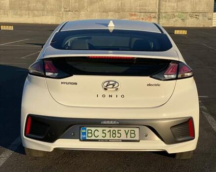 Белый Хендай Ioniq, объемом двигателя 0 л и пробегом 25 тыс. км за 16100 $, фото 6 на Automoto.ua